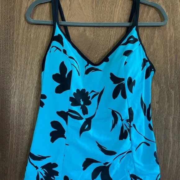 Miraclesuit swim top - Picture 1 of 4